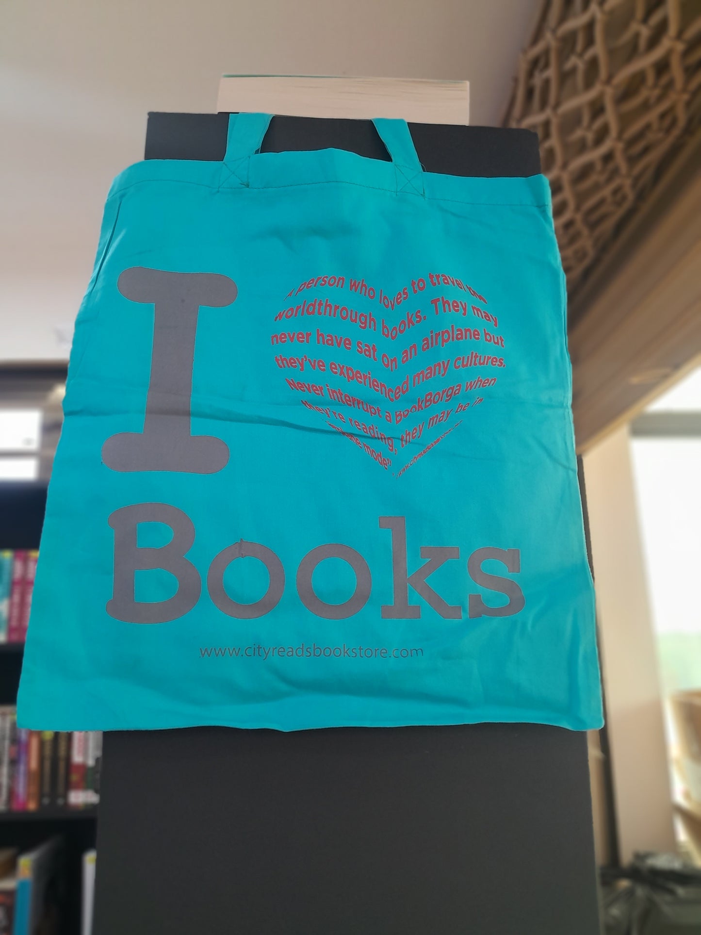 I love books tote bag